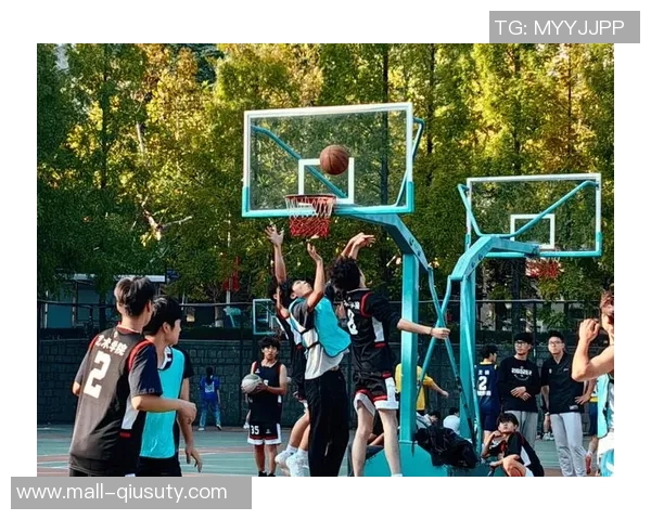 激情四溢的篮球赛场上青春的碰撞与梦想的追逐